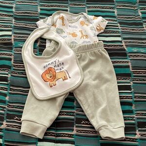 Baby Gear Lion Bib and Outfit Set - White and Green